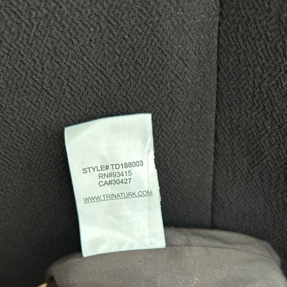 Trina Turk Luciana Lace Embroidered Bell Sleeve Sheath Black Dress Size 0 NWT - Picture 8 of 10